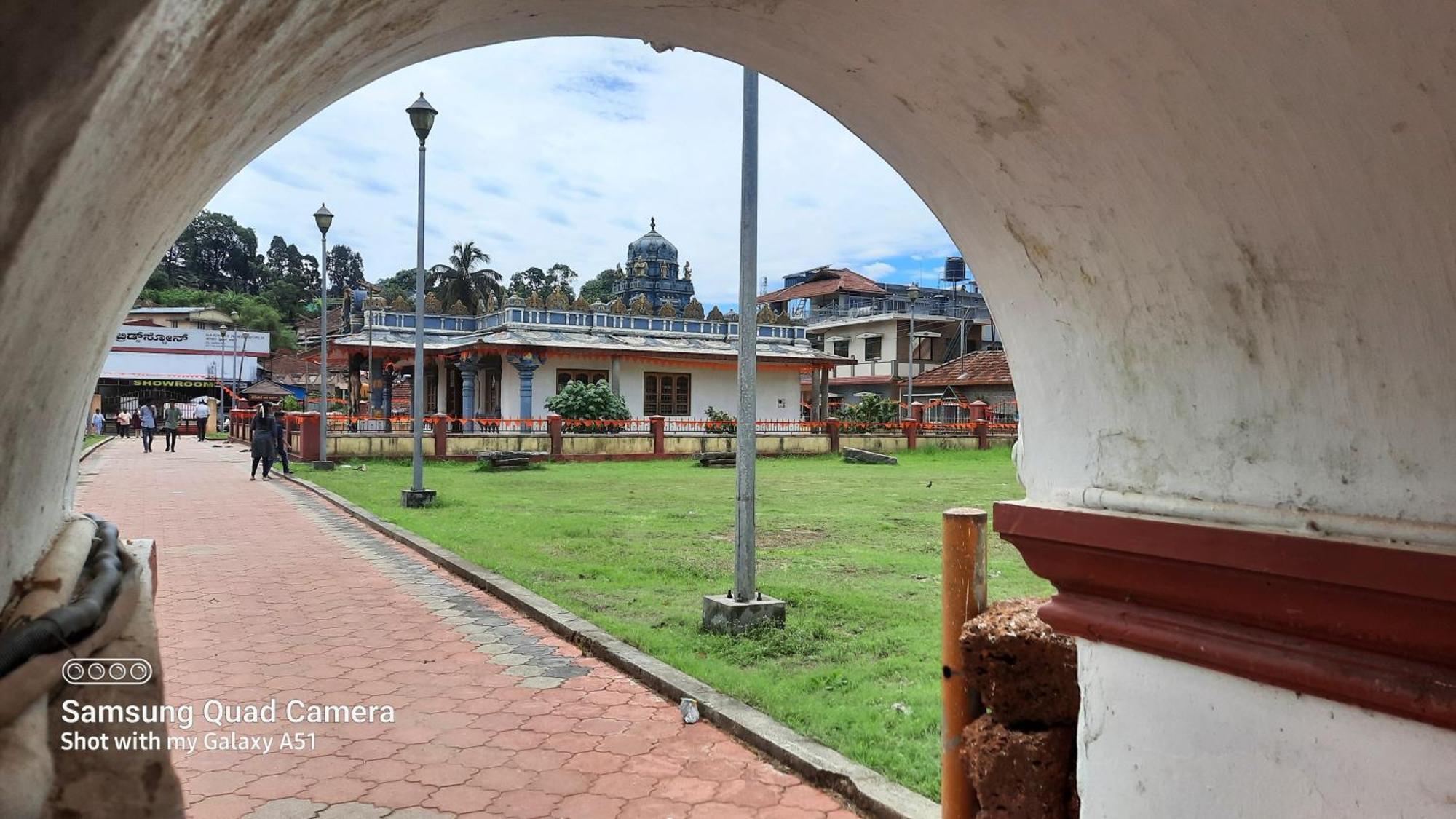 Varam Homestay Madikeri Exterior foto