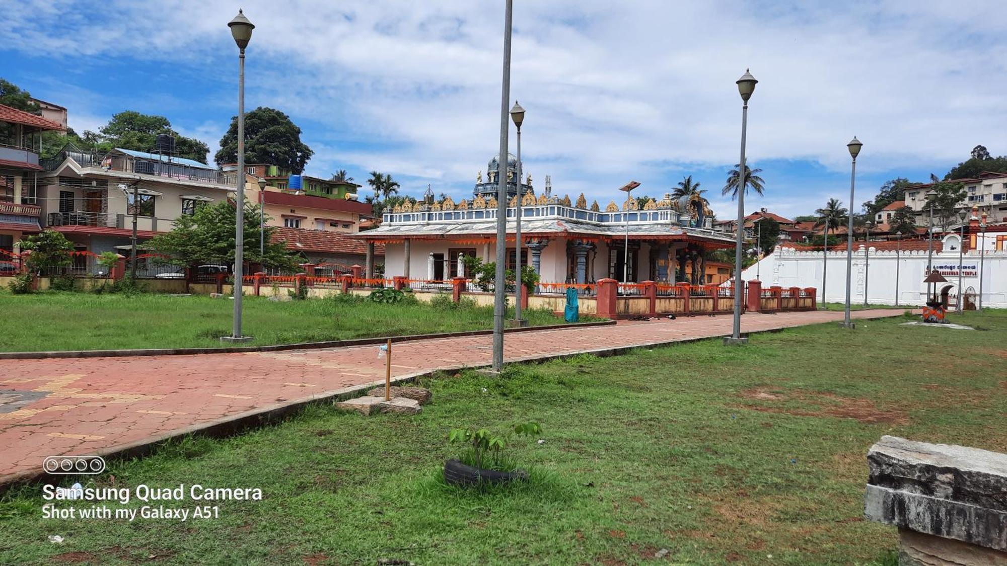 Varam Homestay Madikeri Exterior foto